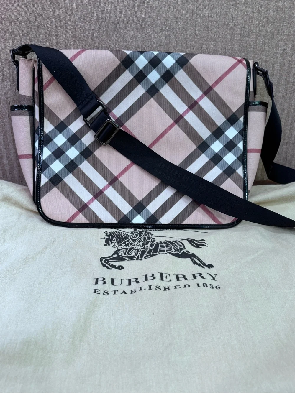 Burberry Check Messenger/diaper Bag